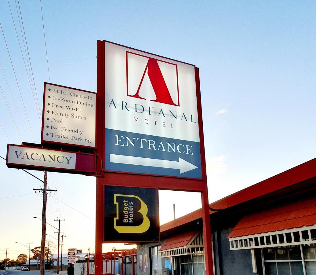 Ardeanal Motel West Wyalong Exterior photo