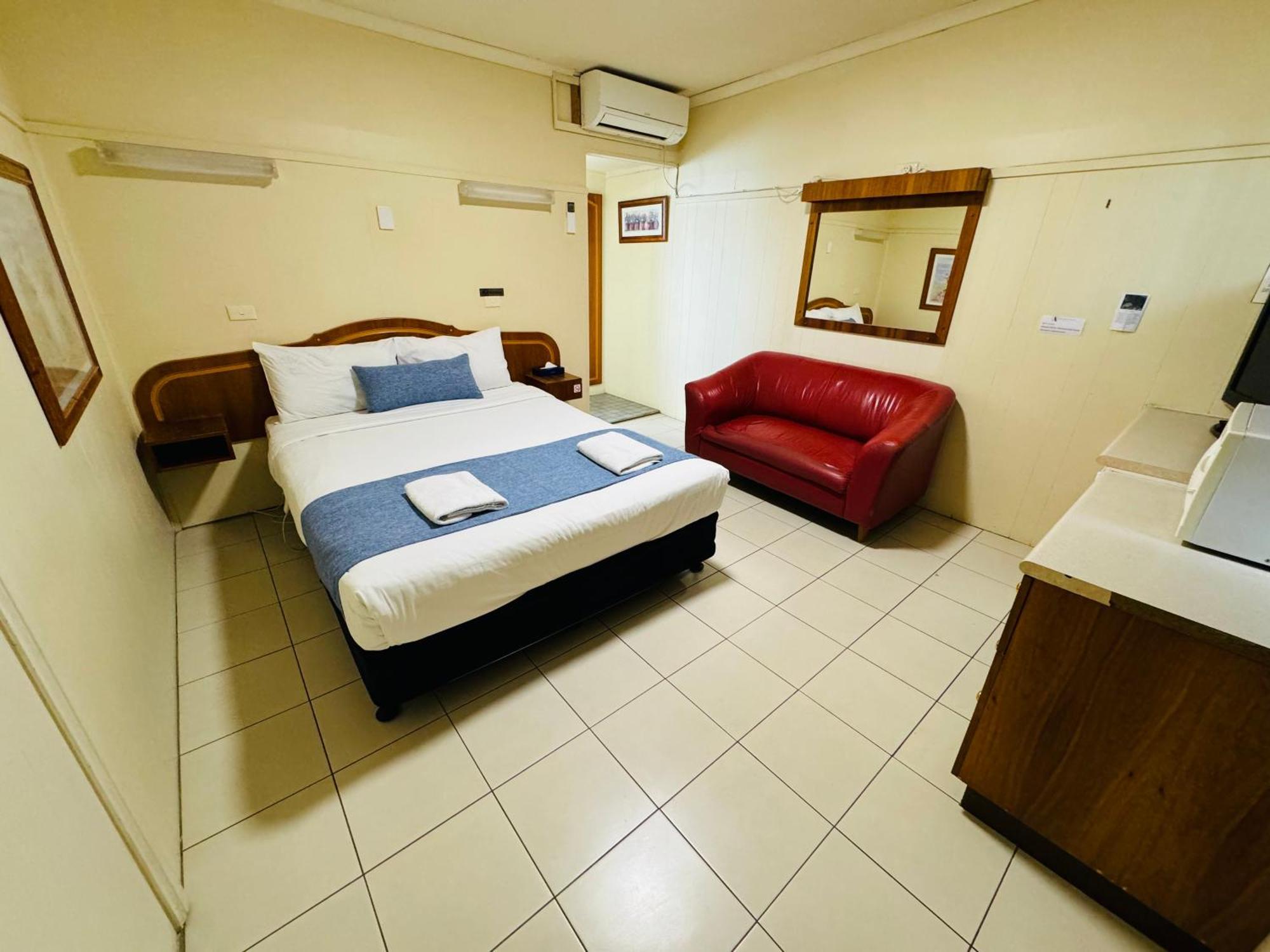 Ardeanal Motel West Wyalong Exterior photo